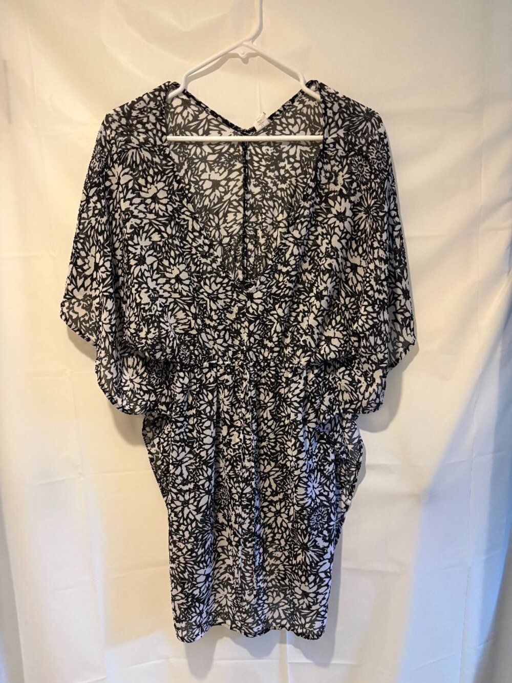 Womens Apt 9 Size S Black/White Beach Swim Coverup